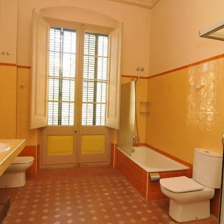 Homeholidaysrentals Historic House Costa Barcelona