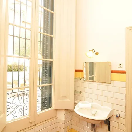 Homeholidaysrentals Historic House Costa Barcelona